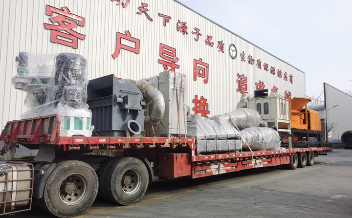由于山東顆粒機(jī)質(zhì)量與價格并存，在市場的所占比例越來越大，越來越多的客戶選擇與山東顆粒機(jī)廠家合作，購買鋸末顆粒機(jī)、破碎機(jī)、粉碎機(jī)等設(shè)備。